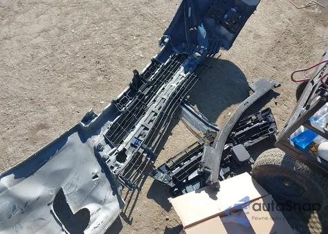 2018 Toyota Highlander Xle from USA, damaged, VIN 5TDJZRFH4JS843340